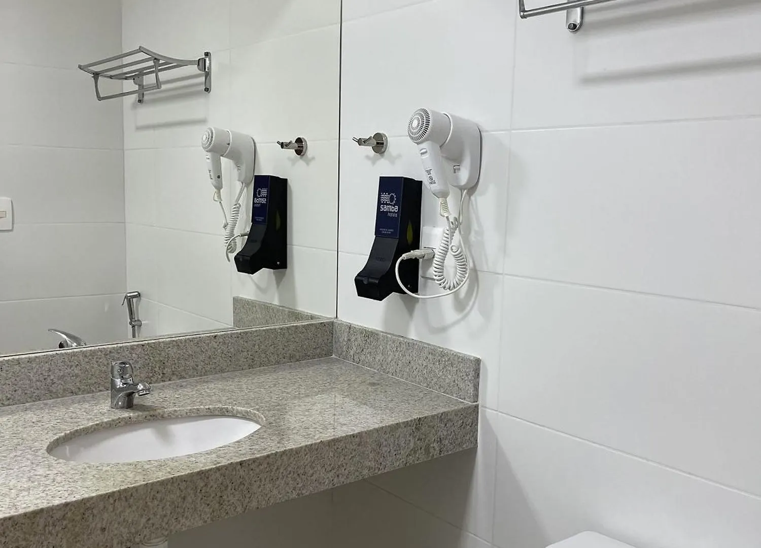 Hihome - Royale Hotel Samba Cabo Frio 0*,