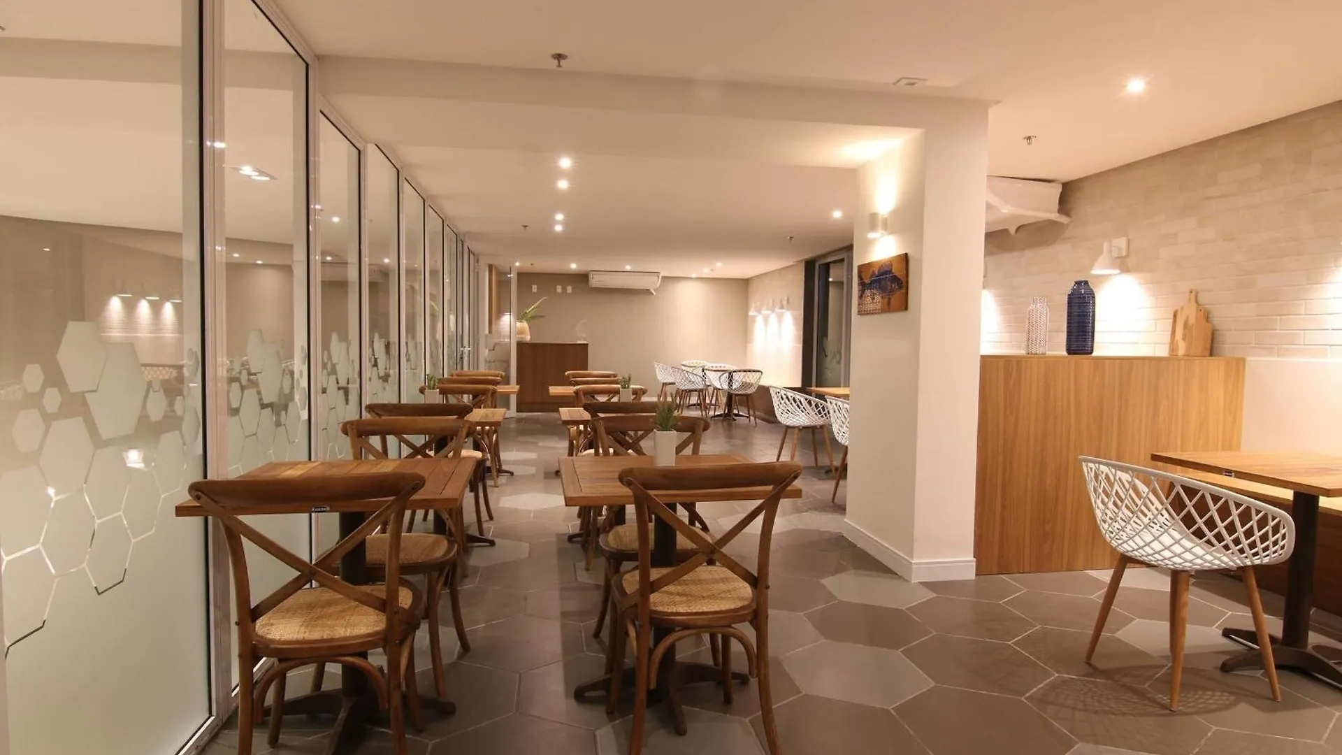 Hihome - Royale Hotel Samba Cabo Frio Brazil